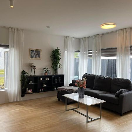 Spacious 3Br Condo Near Blue Lagoon 15M Airport 9M Njarthvik Extérieur photo