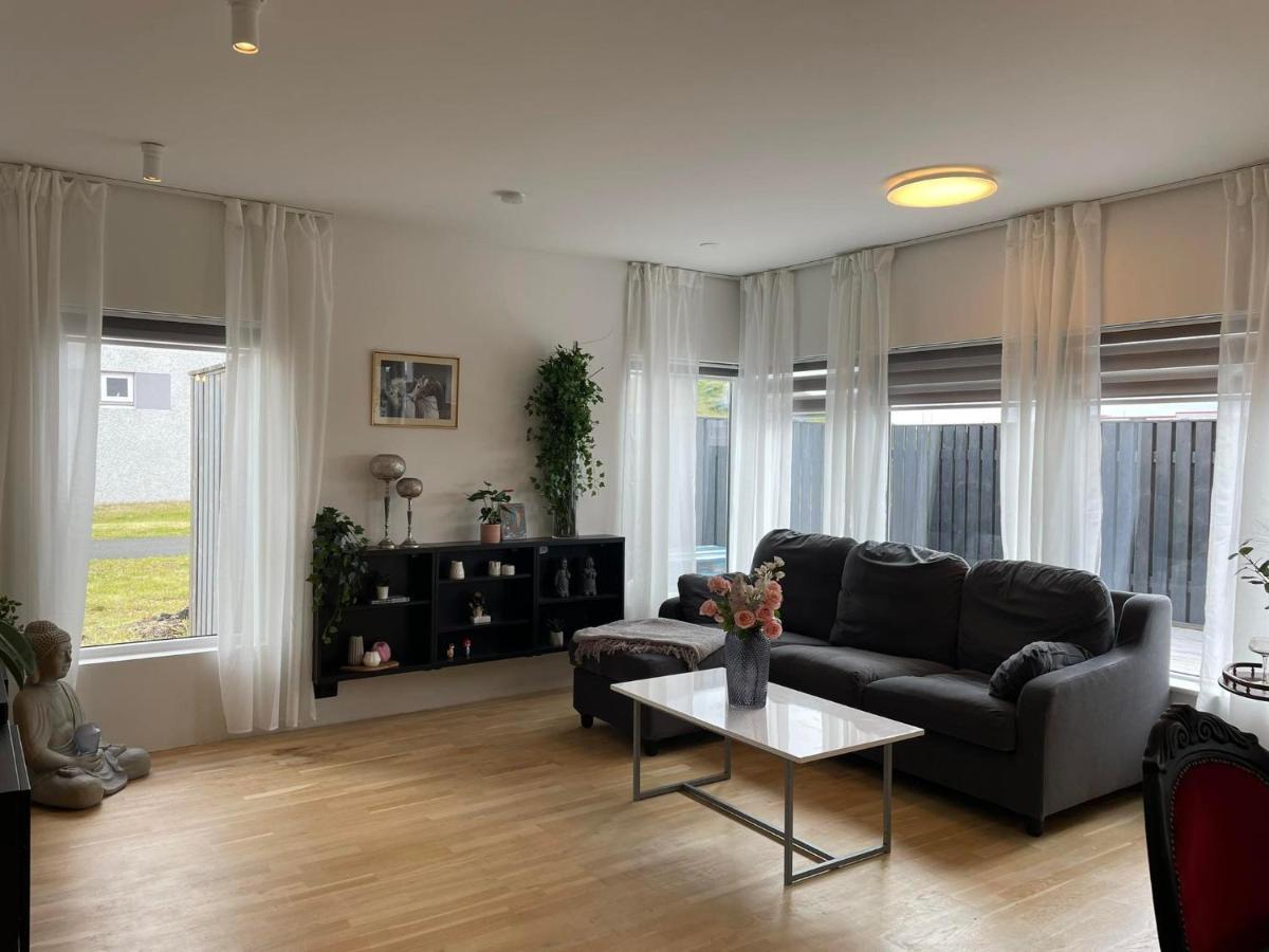 Spacious 3Br Condo Near Blue Lagoon 15M Airport 9M Njarthvik Extérieur photo